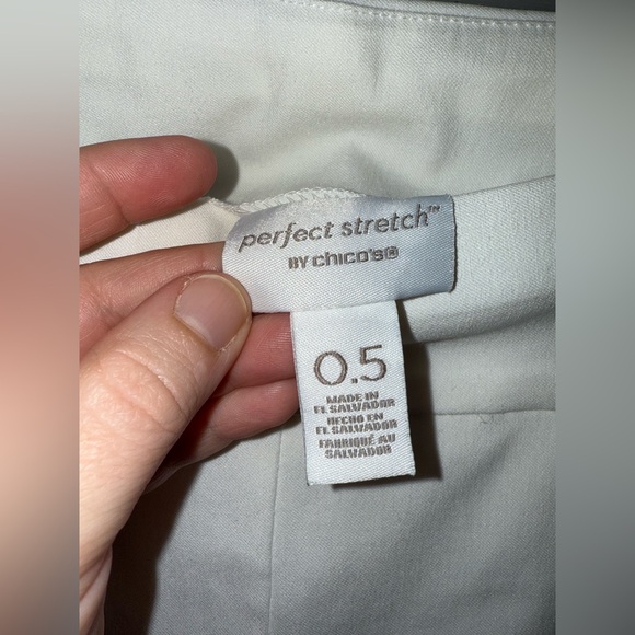 Chico's Perfect Stretch Ankle White Pants Size 0.5 - Picture 2 of 7